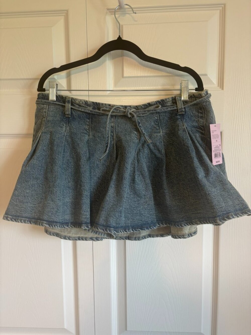 Wild Fable Blue Denim Pleated Mini Skort, side zip closure, Size 14 NWT